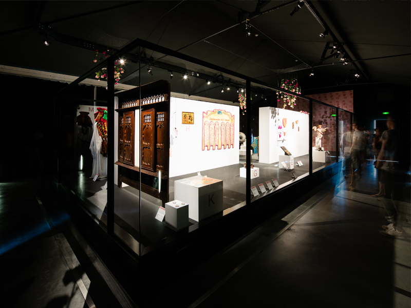 Vitrine d'exposition M.U.C.E.M.